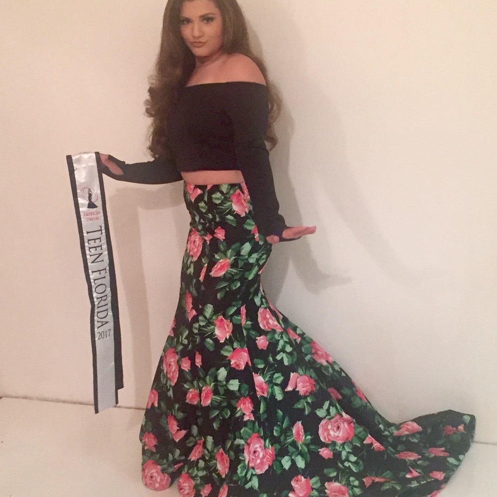 Sherri Hill 2 piece prom, pageant, special event formal gown with mermaid train